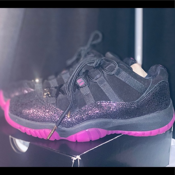 NWT Authentic Air Jordan 11’s Rook to Queen - Picture 7 of 8